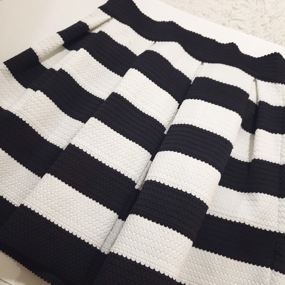 🌸Express Women's Pleated Skirt - Picture 6 of 6